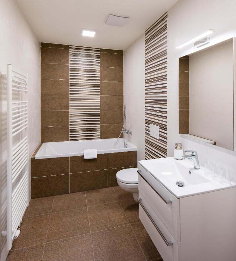 Penzion U Bustiku Sardice Extérieur photo