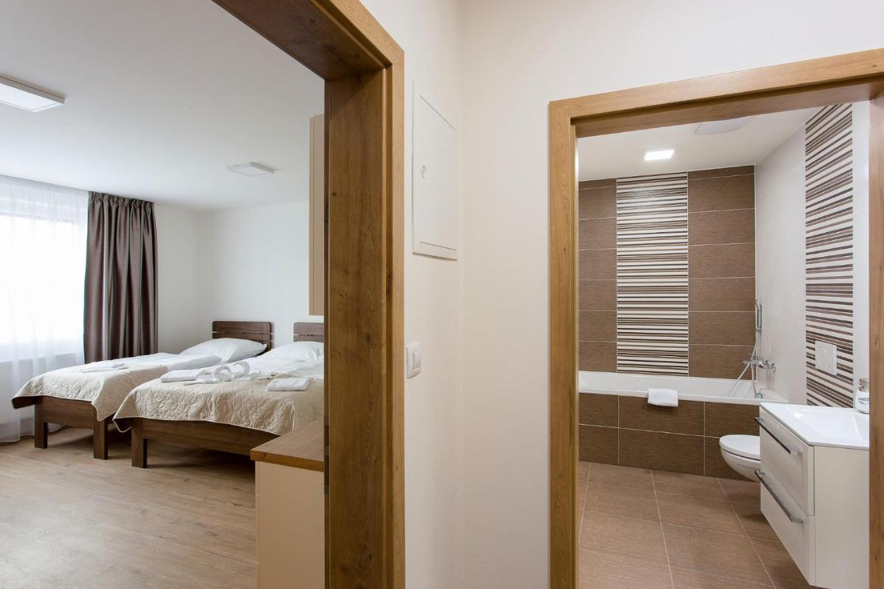Penzion U Bustiku Sardice Extérieur photo
