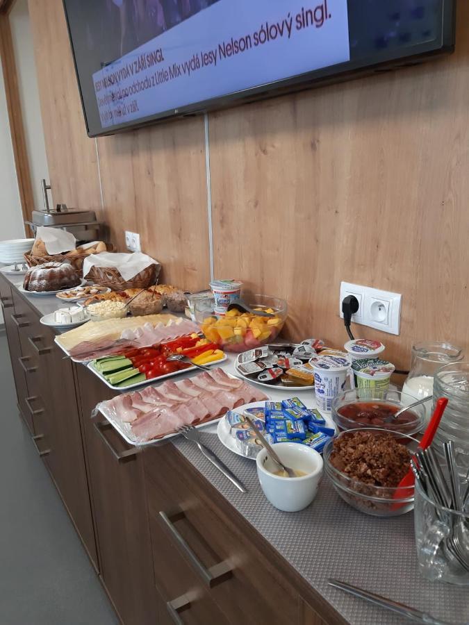 Penzion U Bustiku Sardice Extérieur photo
